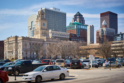 Des Moines 37